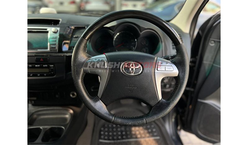 
								Toyota Fortuner 2014 full									