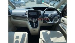 
Nissan Serena 2016 full									