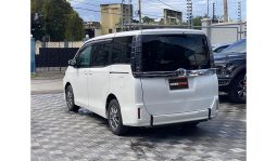 
Toyota VOXY 2016 full									