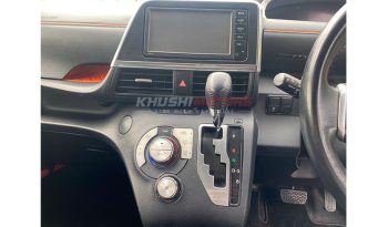 
									Toyota Sienta 2016 full								