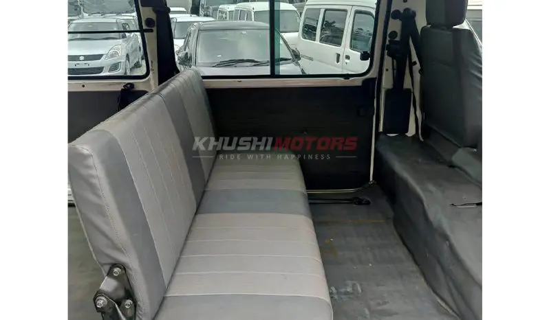 
Nissan VANETTE 2016 full									