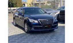 
Toyota Crown Royal Saloon 2016 full									