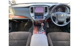 
Toyota Crown Royal Saloon 2016 full									