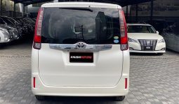 
Toyota NOAH 2016 full									