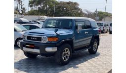 
Toyota FJ CRUISER 2016 full									