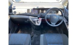 
Toyota ISIS 2016 full									