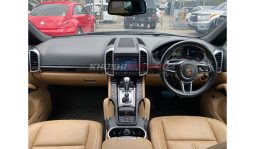 
Porsche Cayenne 2016 full									