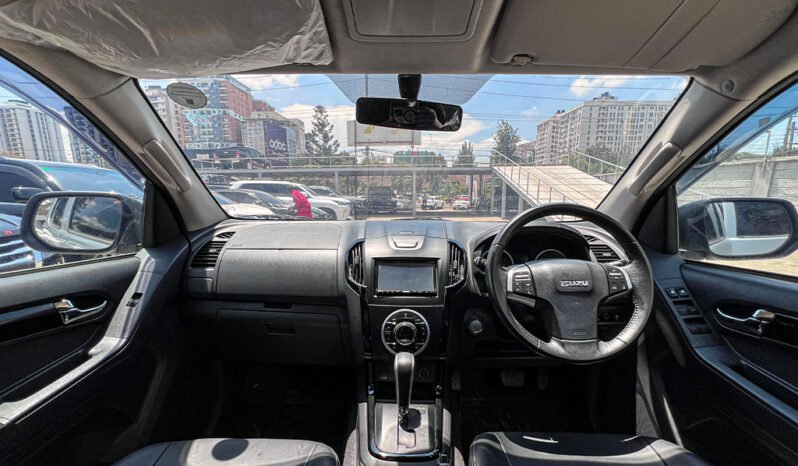 
Isuzu D-Max 2016 full									