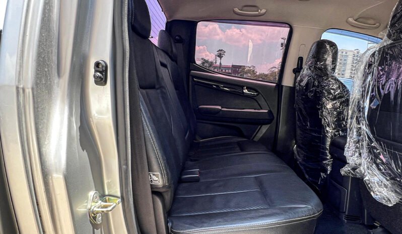 
Isuzu D-Max 2016 full									