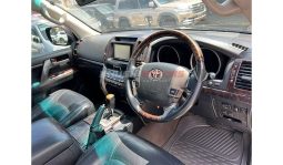 
Toyota Land cruiser V8 2011 full									