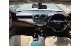 
Toyota Crown Royal Saloon 2009 full									