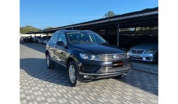 
Volks Wagon TOUAREG 2016 full									