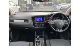 
Mitsubishi OUTLANDER 2016 full									