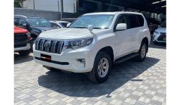 
Toyota Land Cruiser Prado 2017 full									