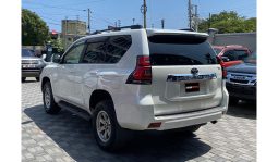 
Toyota Land Cruiser Prado 2017 full									