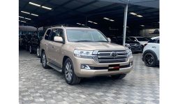 
Toyota Land Cruiser 2017 full									