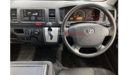 
Toyota HIACE VAN 2017 full									