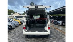 
Mazda Bongo 2017 full									