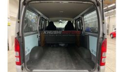 
Toyota HIACE VAN 2017 full									