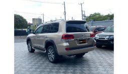 
Toyota Land Cruiser ZX V8 2016 full									