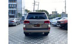 
Toyota Land Cruiser ZX V8 2016 full									