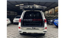 
Toyota Land Cruiser ZX V8 2017 full									