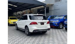 
Mercedes Benz GLE350D 2017 full									