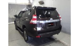 
Toyota Land Cruiser Prado 2017 full									