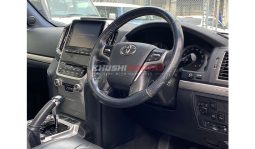 
Toyota Land Cruiser ZX V8 2017 full									