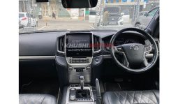 
Toyota Land Cruiser ZX V8 2017 full									