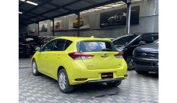 
Toyota Auris HYB 2017 full									