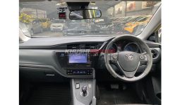 
Toyota Auris HYB 2017 full									