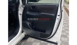 
Toyota Voxy 2017 full									