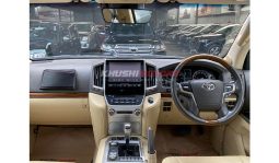 
Toyota Land Cruiser ZX V8 2017 full									