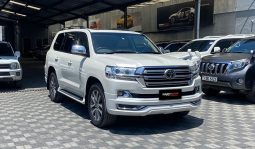 
Toyota Land Cruiser 2017 full									