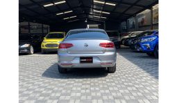 
Volkswagen Passat 2017 full									