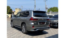 Lexus LX570 2017