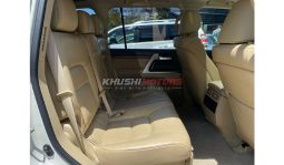 
Toyota Land Cruiser ZX V8 2017 full									