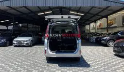 
Toyota Noah 2017 full									