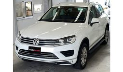 
Volkswagen Touareg 2017 full									