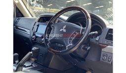 
Mitsubishi Pajero 2017 full									