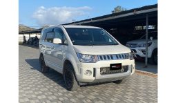 
Mitsubishi Delica D5 2017 full									