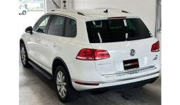 
Volkswagen Touareg 2017 full									