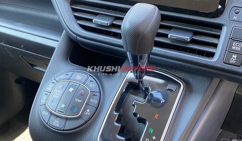 Toyota Noah 2017 full