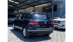 
Volkswagen Touareg 2017 full									