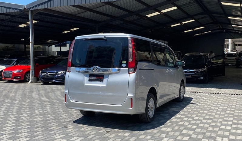 Toyota Noah 2017 full
