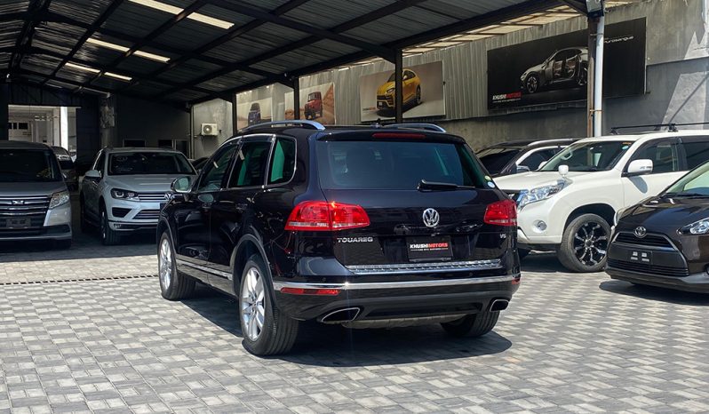 
Volkswagen Touareg 2017 full									