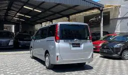 
Toyota Noah 2017 full									