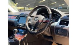 
Volkswagen Touareg 2017 full									