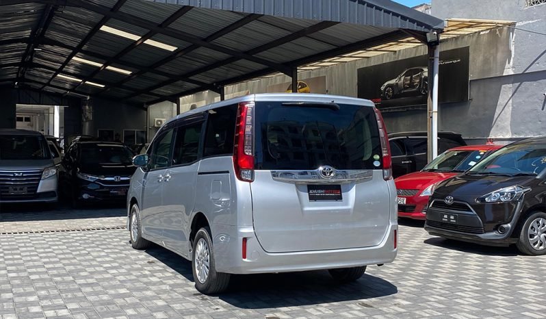 Toyota Noah 2017 full